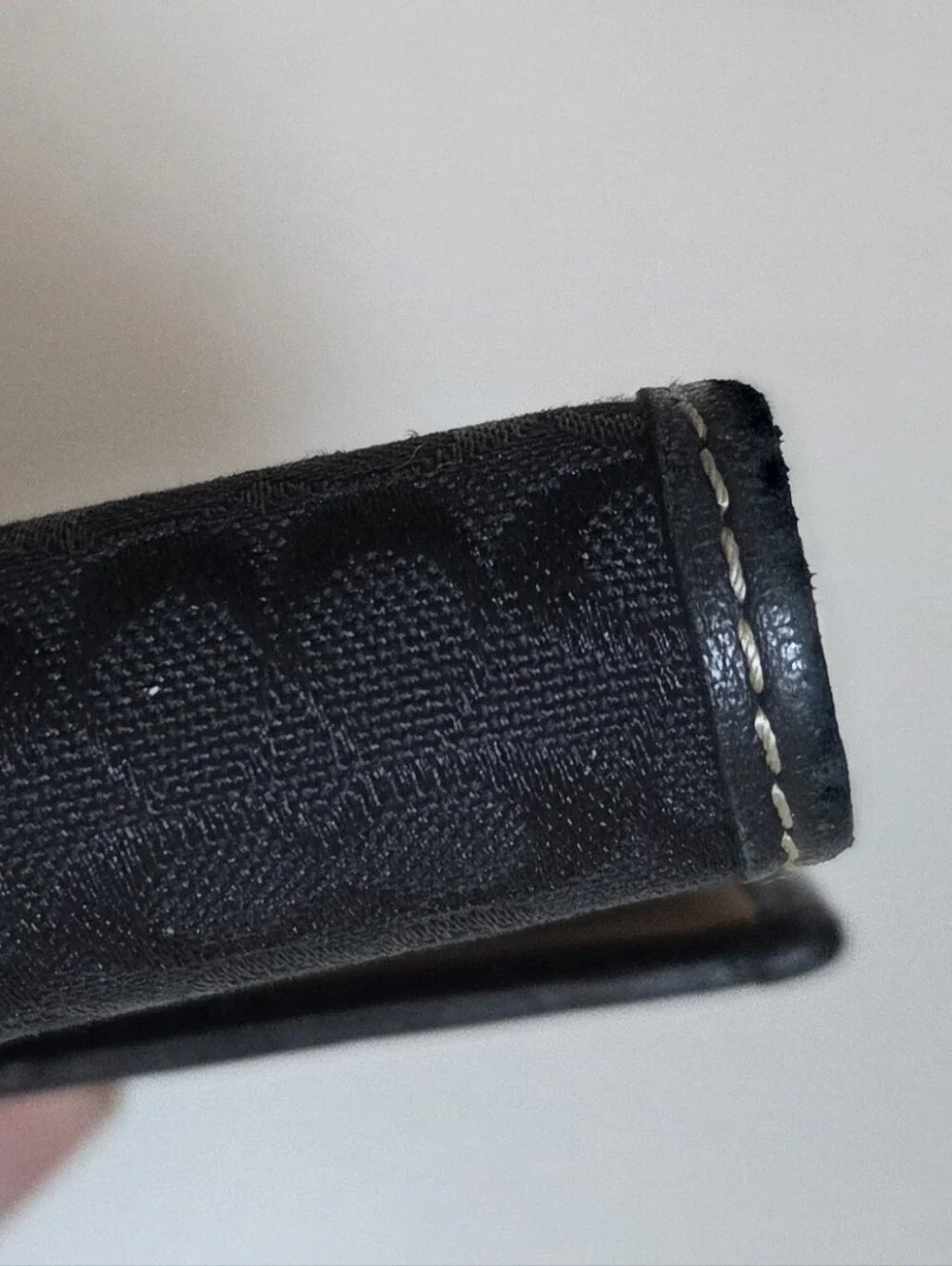 Vintage Y2K Coach Hamptons Black Signature Jacquard Wallet Buckle Detail